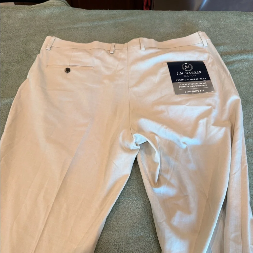 Haggar Men's Dress Pants — Light Beige 40x32 NWT